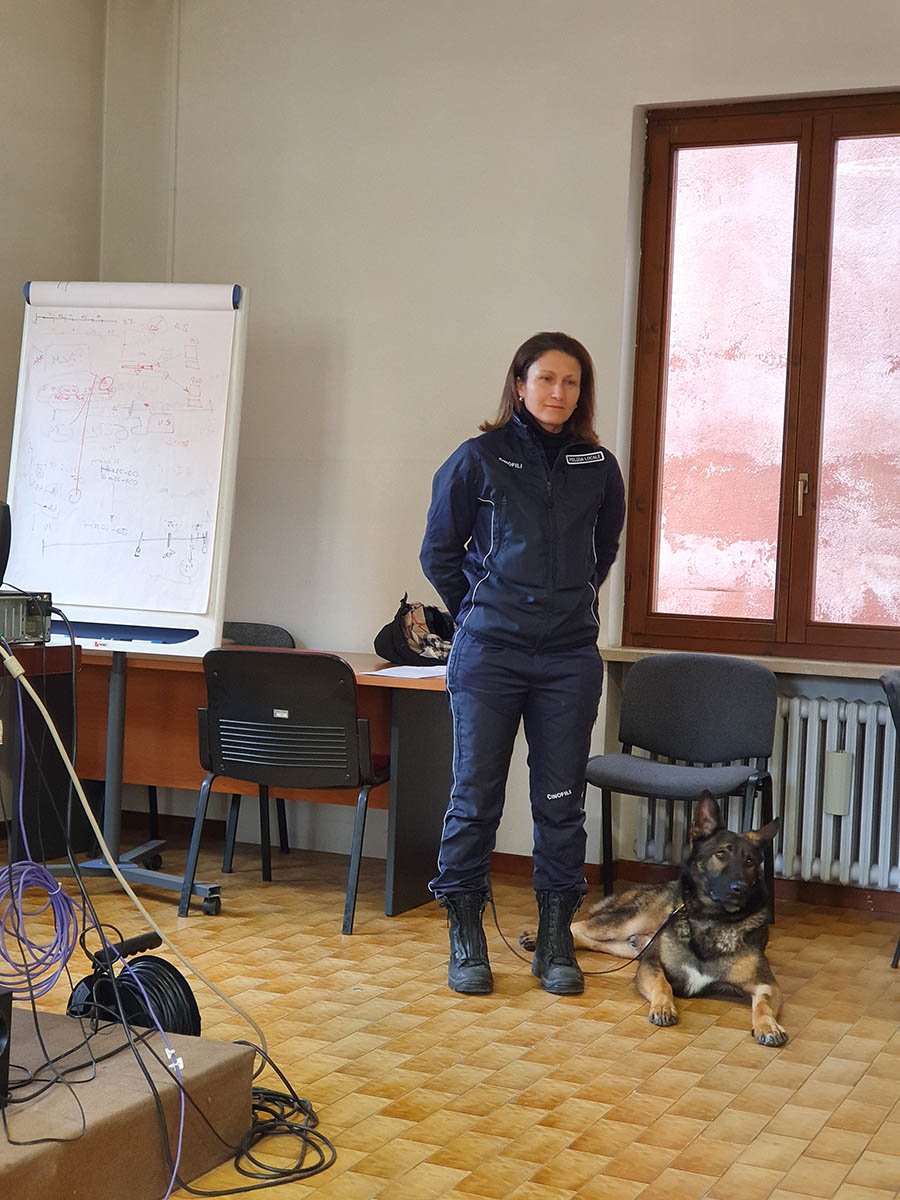 Polizia Locale di Verona - Cane Pico al Comando con la conduttrice