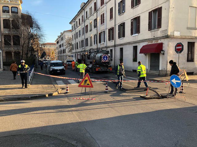 crollo volta fognaria via saffi - acque veronesi