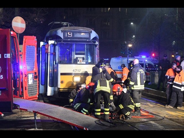 ragazza travolta tram