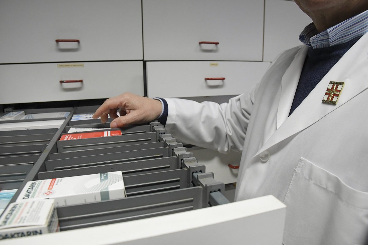 IMAGO 2020 farmacia-farmacista-consegna gratuita di farmaci