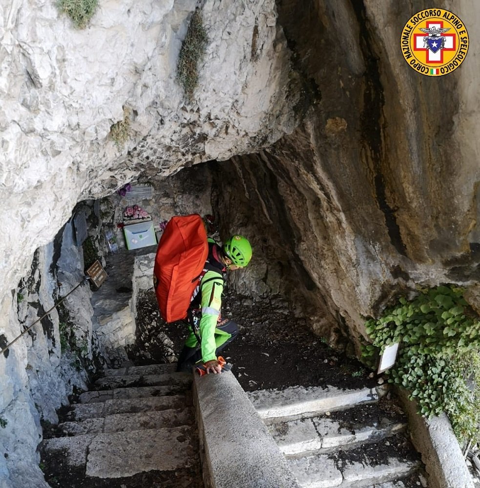 colpita da sasso Brentino Belluno madonna della corona
