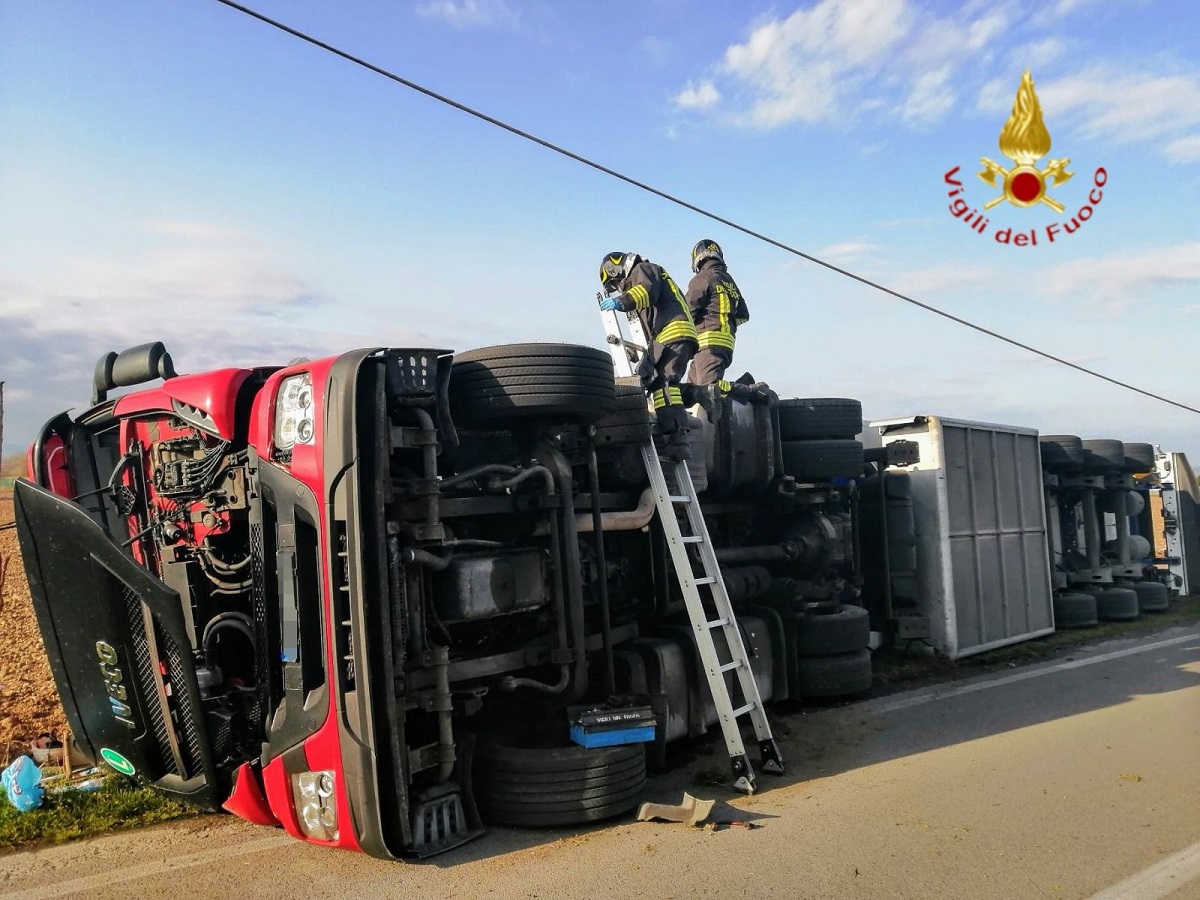 mezzo pesante rovesciato buttapietra (2)