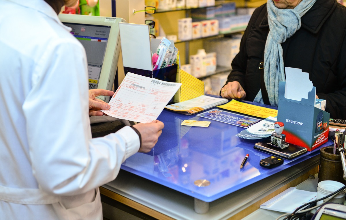 IMAGO ECONOMICA 2020 - farmacia ricetta farmaci in dpc farmacista
