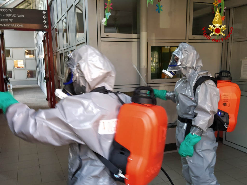 casa di riposo di legnago - vigili del fuoco - sanificazione - coronavirus - covid-19