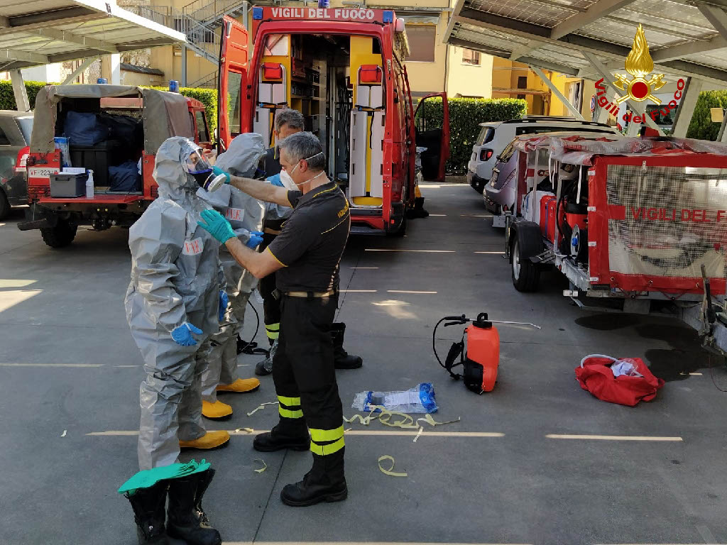 casa di riposo di legnago - vigili del fuoco - sanificazione - coronavirus - covid-19