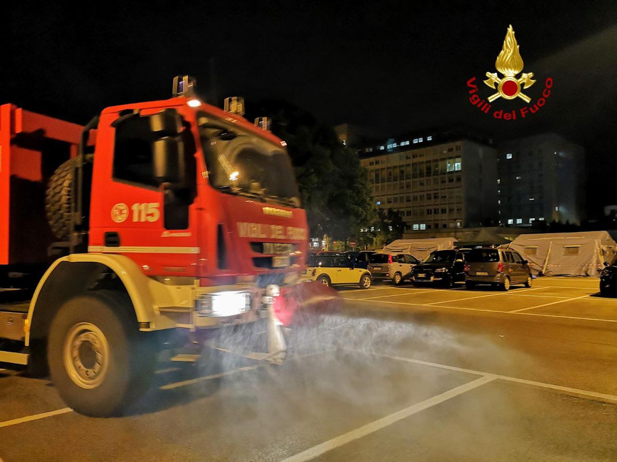 Sanificazione-vigili-del-fuoco-ospedale-Borgo-Roma