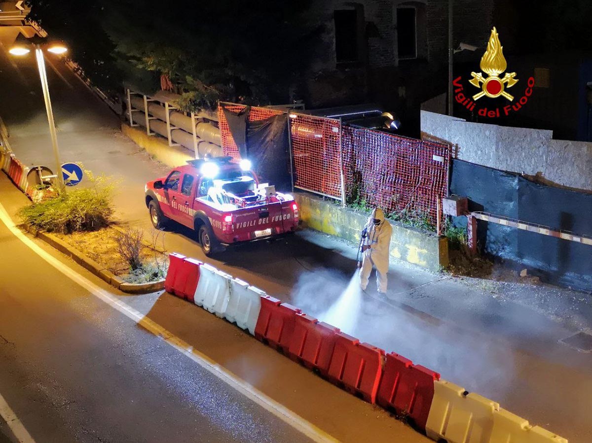 Sanificazione-vigili-del-fuoco-ospedale-Borgo-Roma