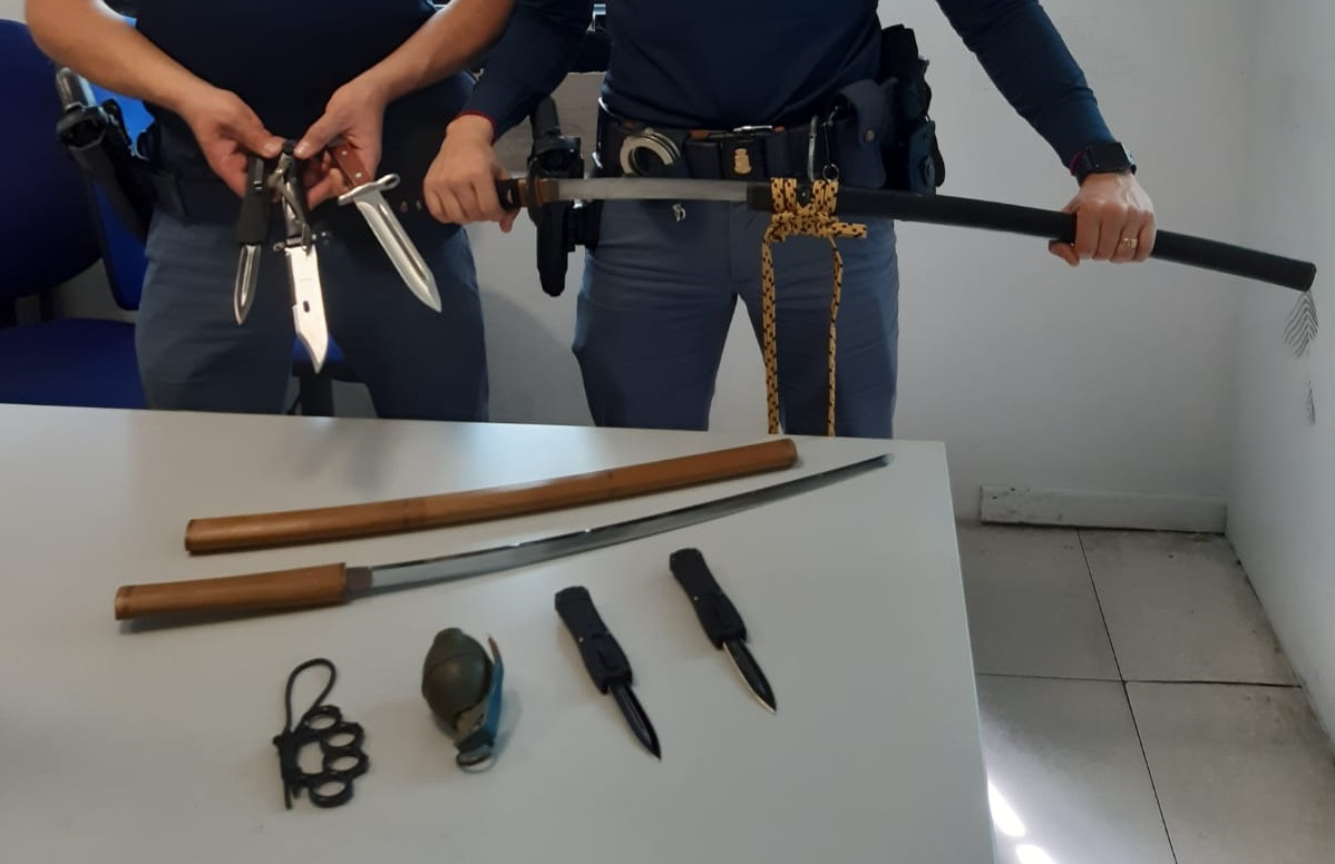 armi illegali katane pugnali granata - polizia