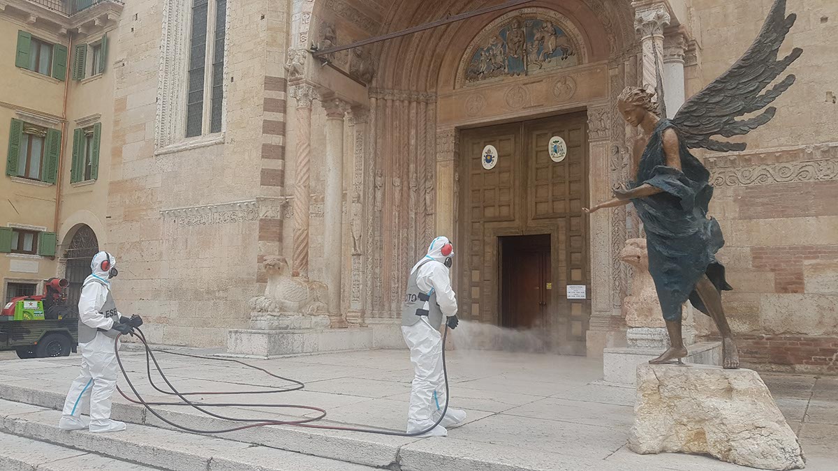 esercito italiano igienizza duomo di verona 