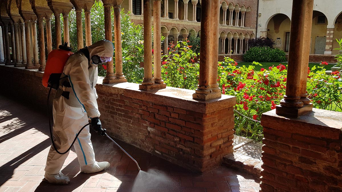 esercito italiano igienizza duomo di verona 