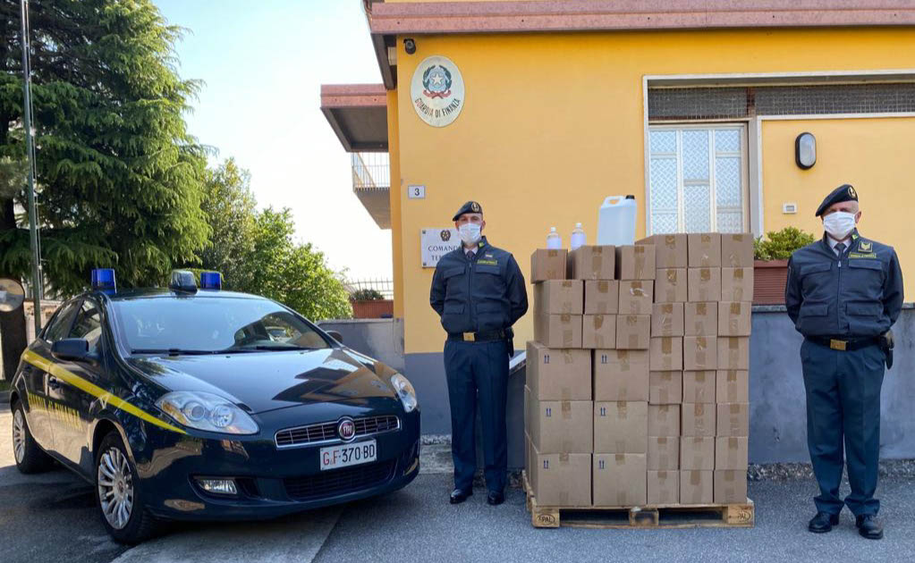 guardia di finanza Peschiera del Garda gel detergente antivirus