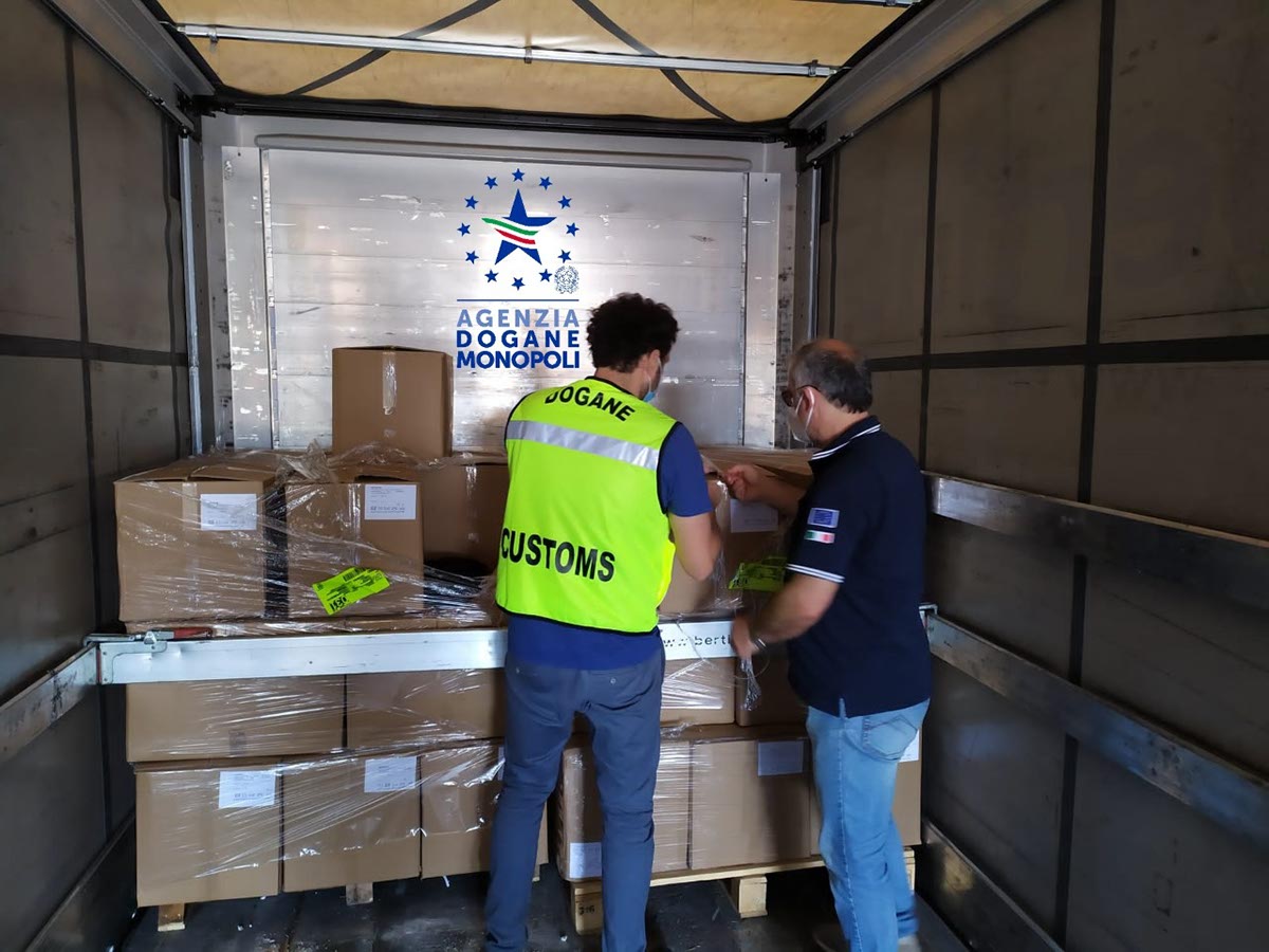 dpi con marchio ce falso - Agenzia delle dogane