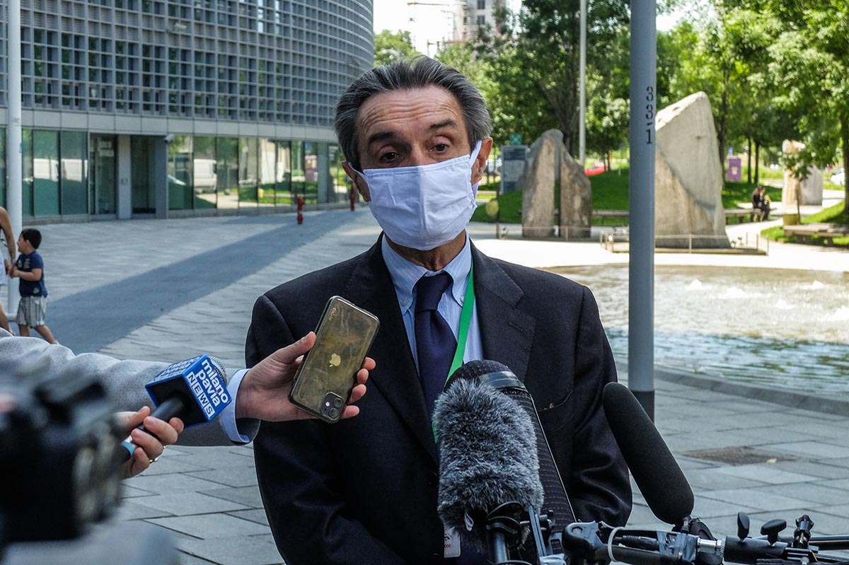 Attilio Fontana camici