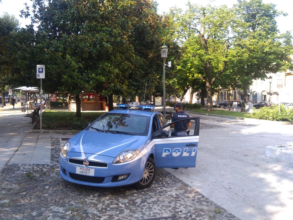 polizia documento falso