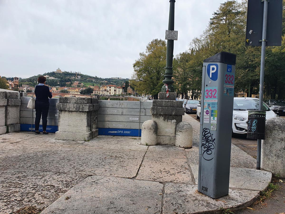 Paratie alla Giarina piena Adige