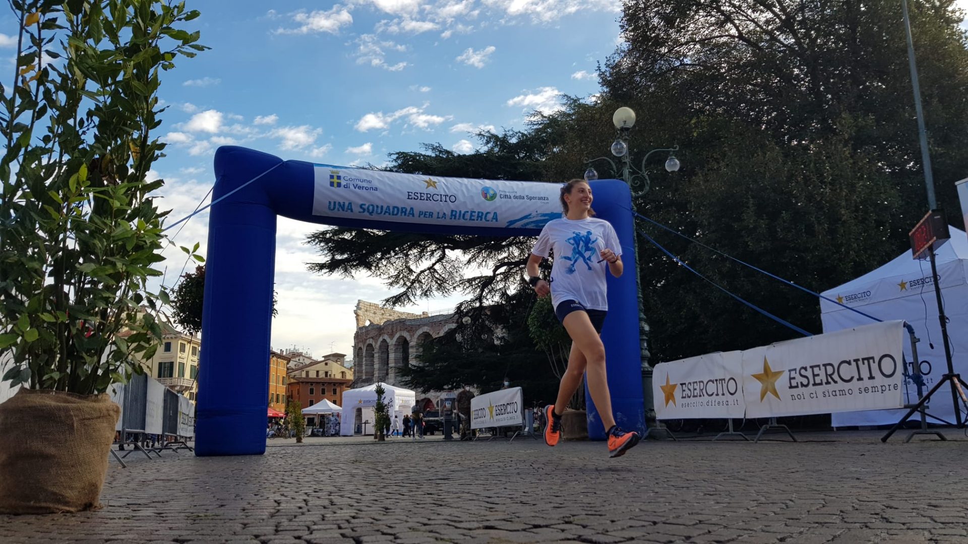 esercito italiano corsa beneficenza ricerca