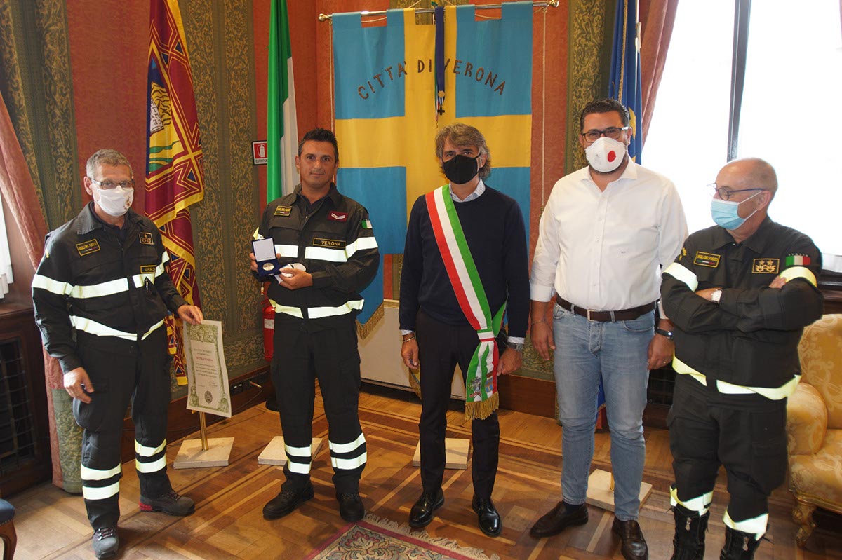 vigile del fuoco eroe Danilo Marino - sindaco sboarina