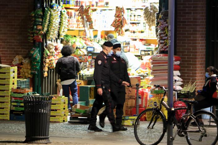 Milano con mascherina