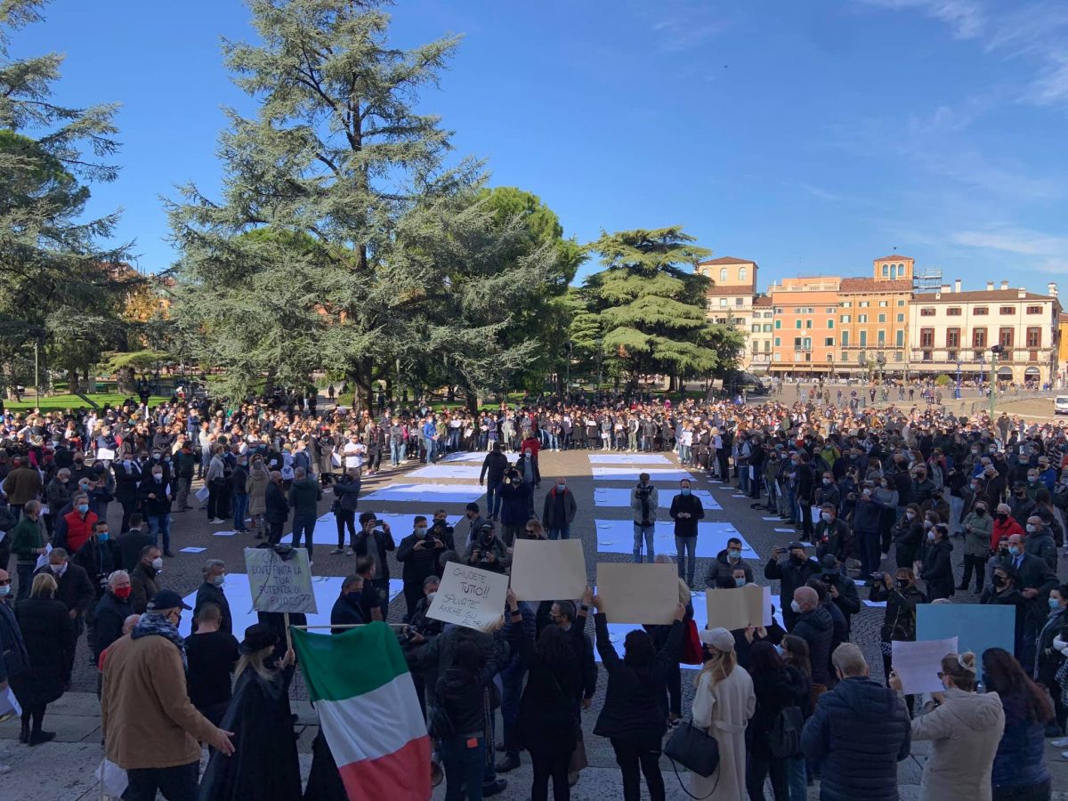Manifestazione-Fipe-Confcommercio-piazza-Bra