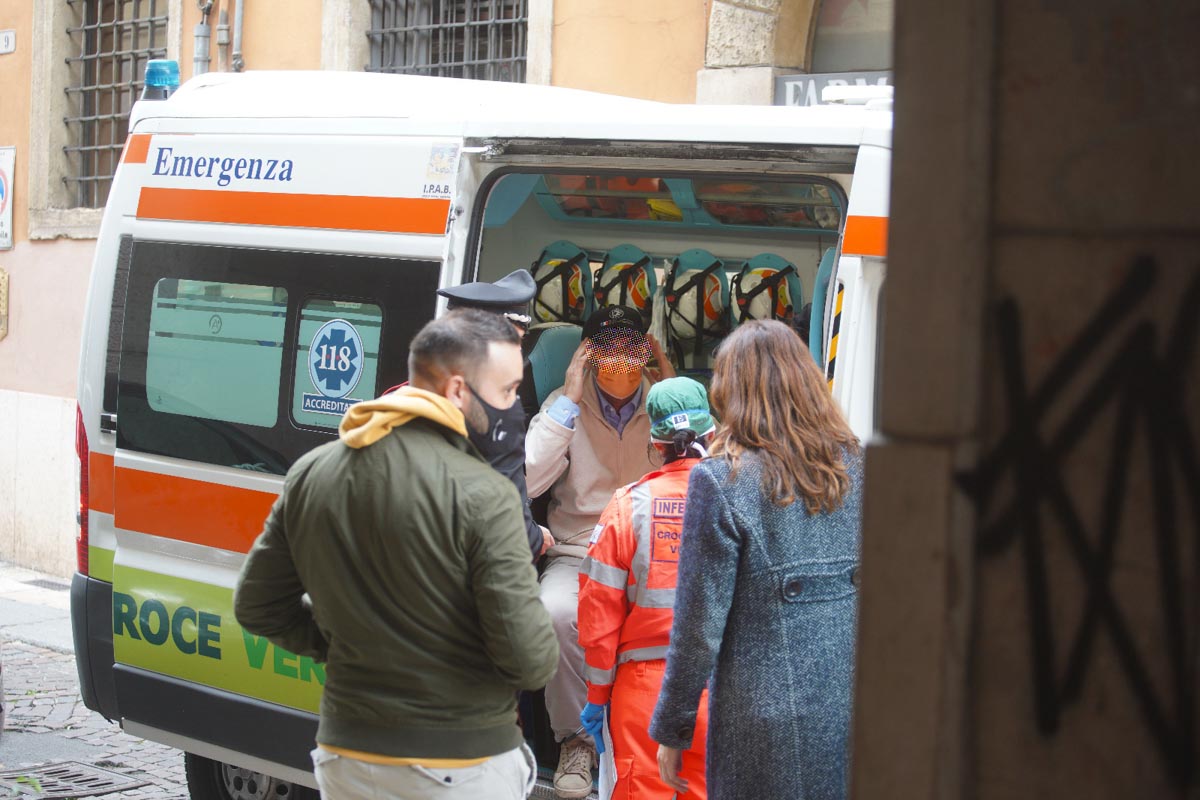 barricato in casa - Carabinieri