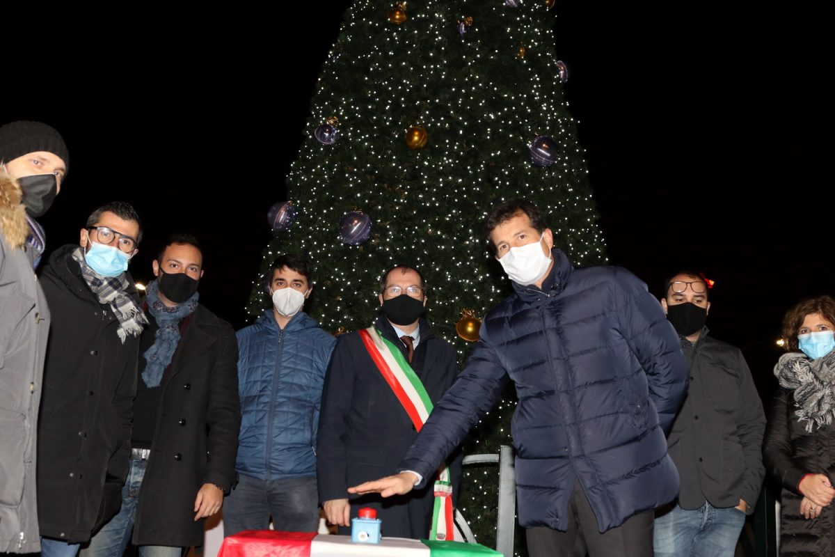 castel d'azzano bauli albero di natale agsm