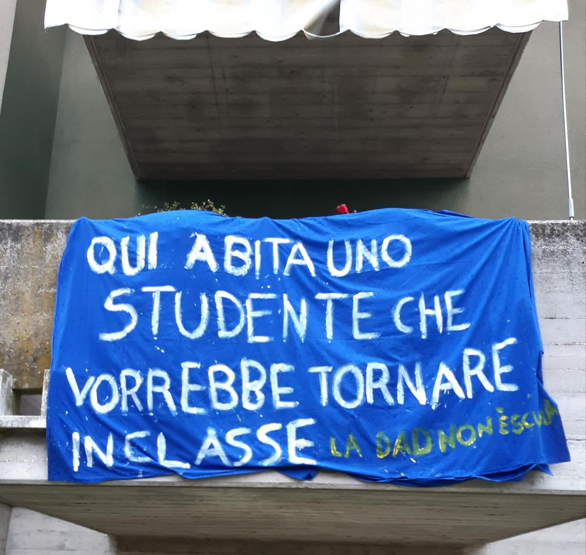 studenti e genitori contro la didattica a distanza - scuola - scuole di Verona