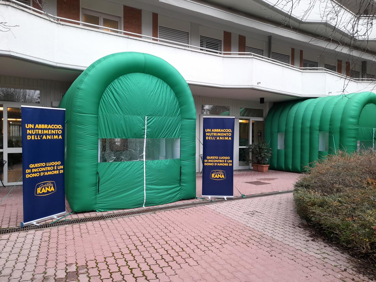 tunnel degli abbracci pia opera ciccarelli