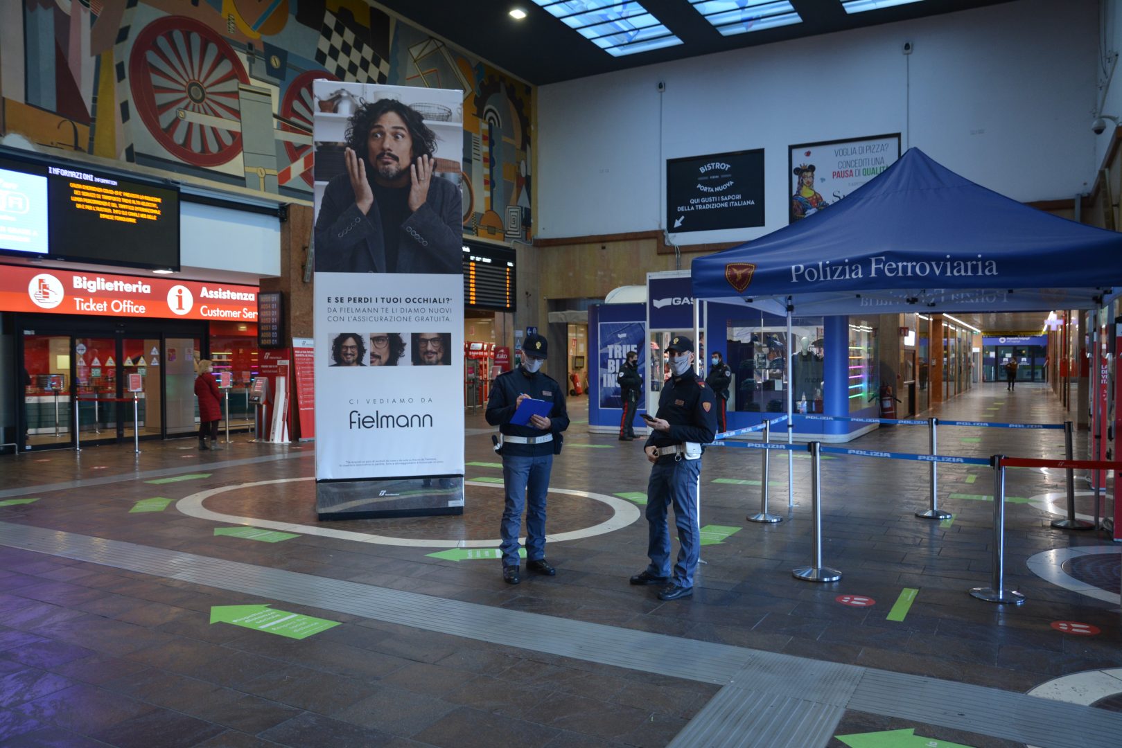 polizia verona porta nuova stazione ferroviaria ferrovia treno