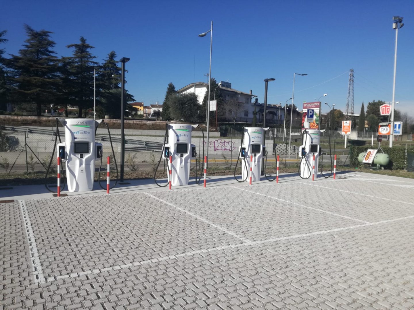 colonnine ricarica auto elettriche peschiera del garda