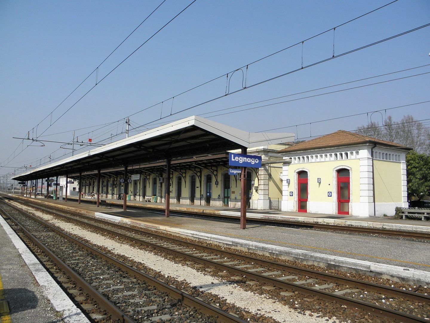 stazione ferroviaria legnago treni treno bar della stazione