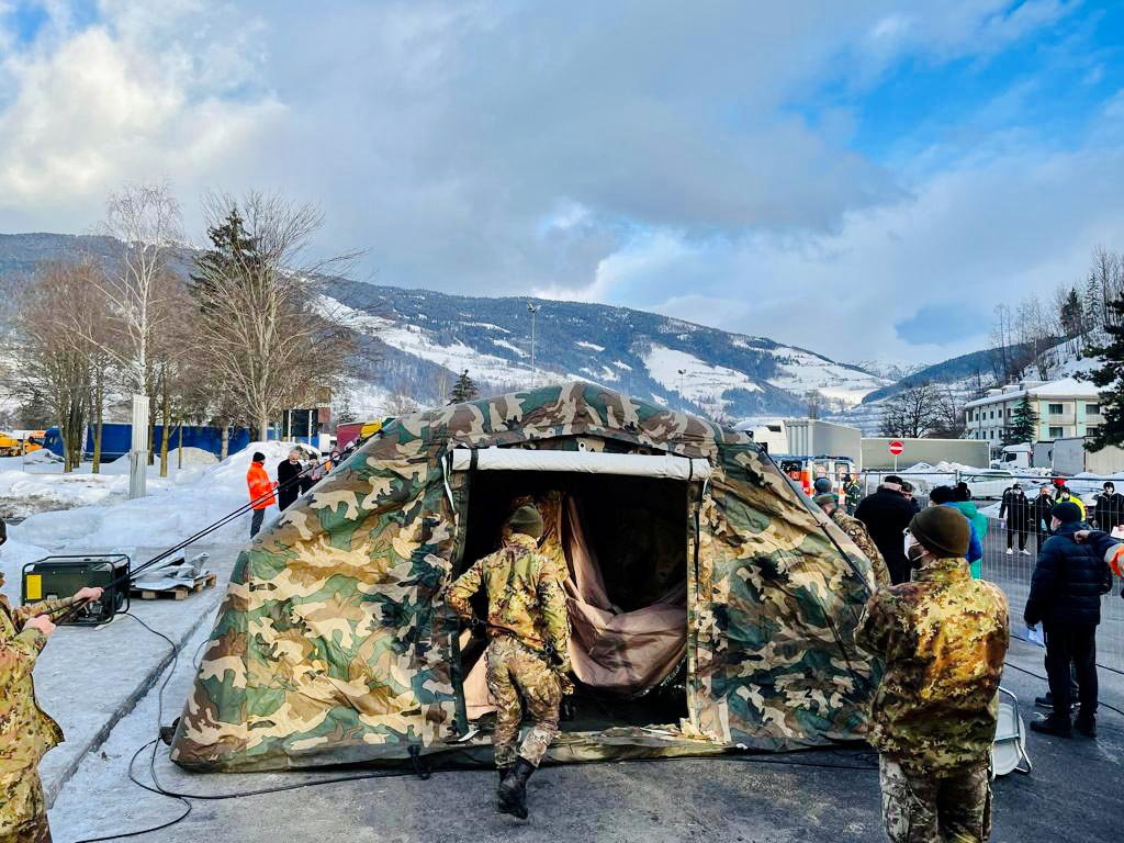 Blocco del Brennero - A22 - Unità Esercito nell'autoporto Sadobre
