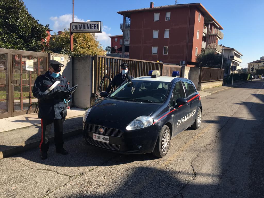tenta di rubare PlayStation alle Corti Venete, fermato dai Carabinieri