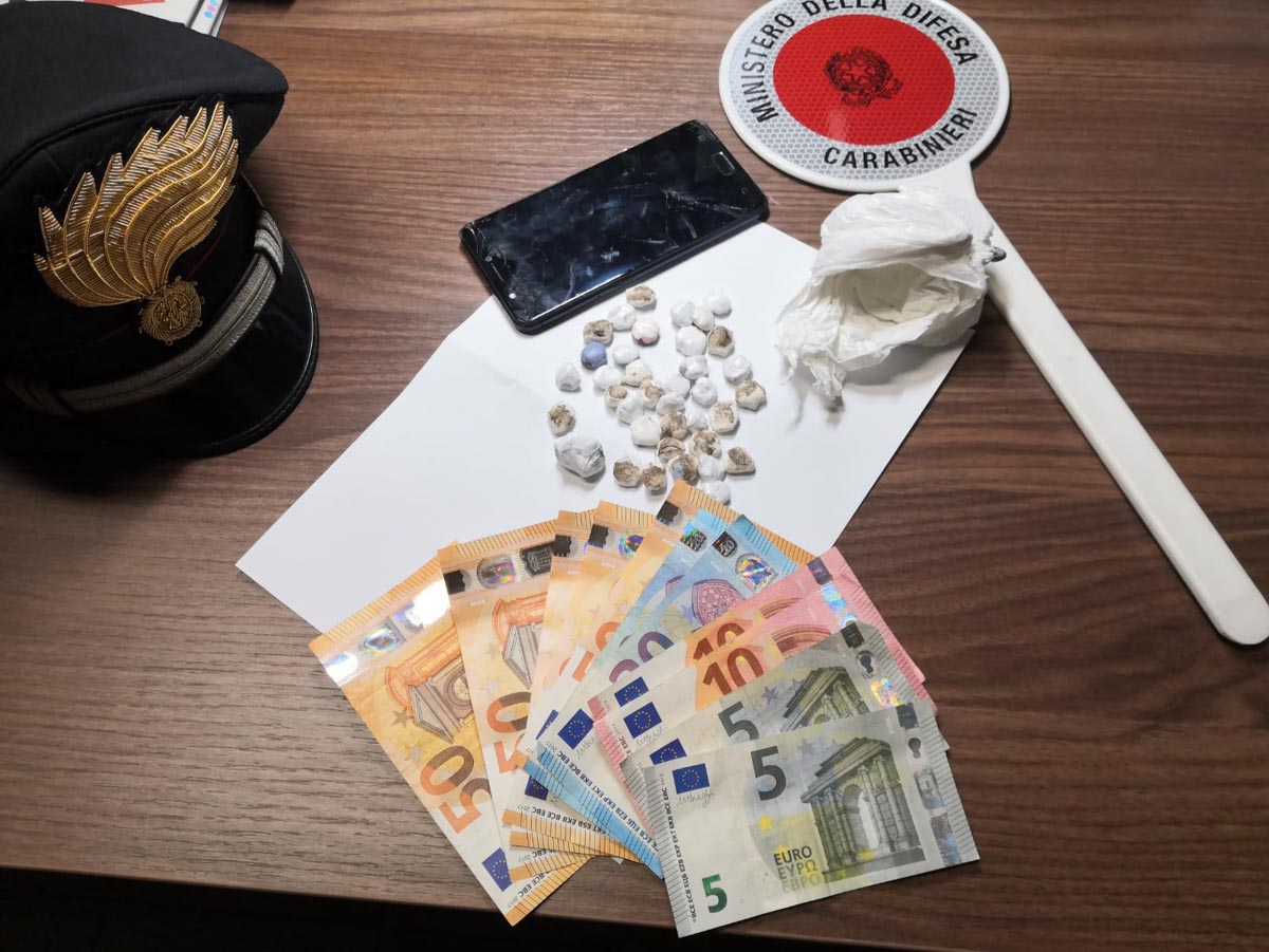Carabinieri San Massimo spacciava eroina vicino al Serd