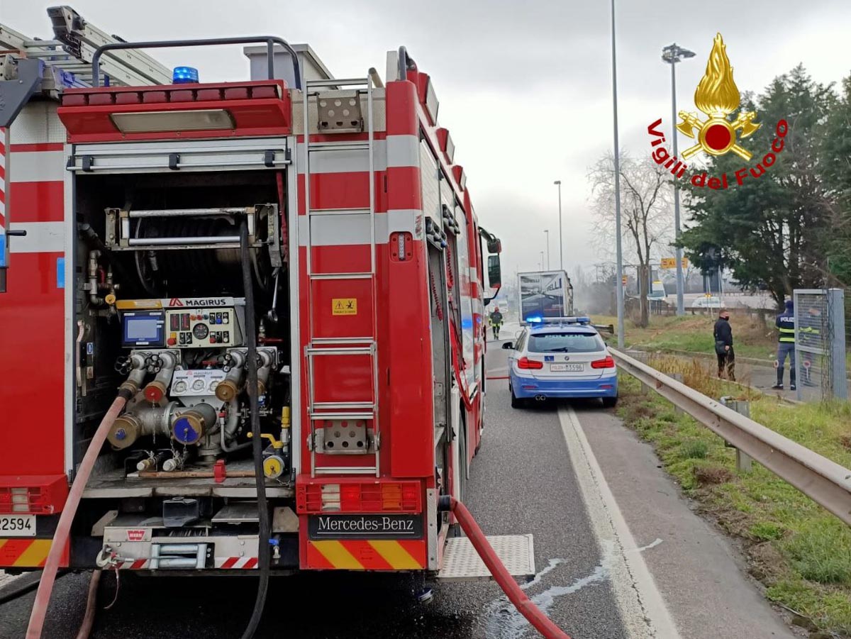 Incendio furgone Tangenziale SS62 Verona Nord