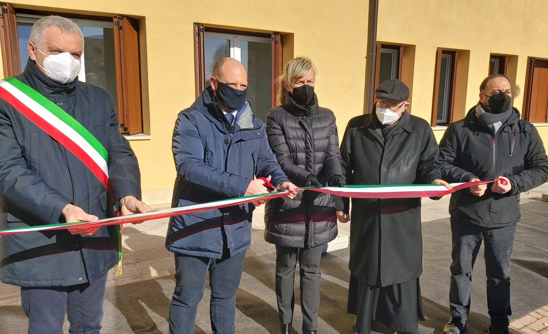 Taglio del nastro del nuovo fabbricato di Vigo di Legnago