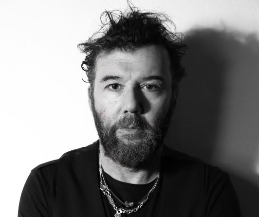 Il cantautore Paolo Vallesi.