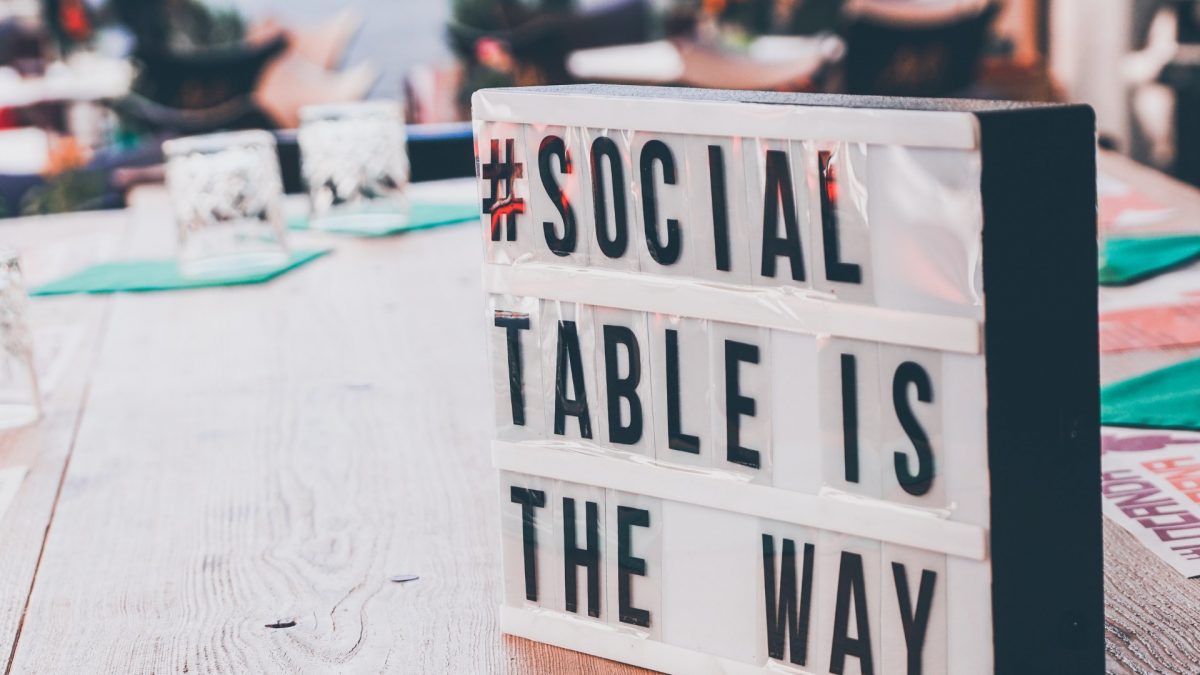 nuove povertà sociale impegno aiuto poveri famiglie disagiate