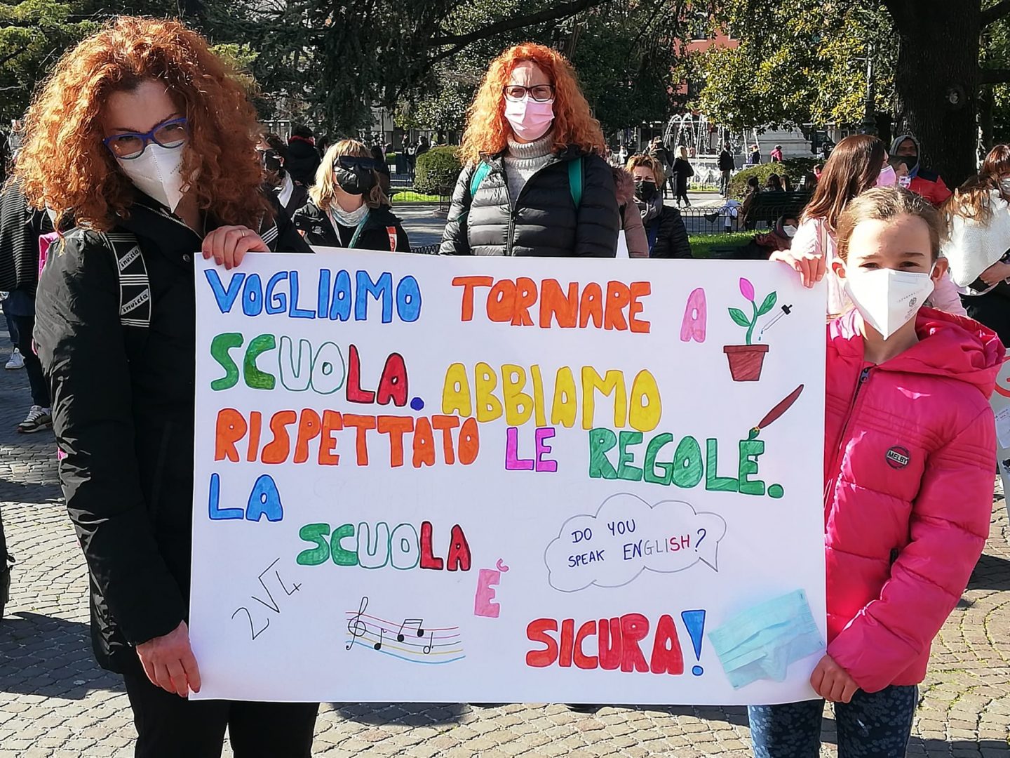 Manifestazione scuola Piazza Bra
