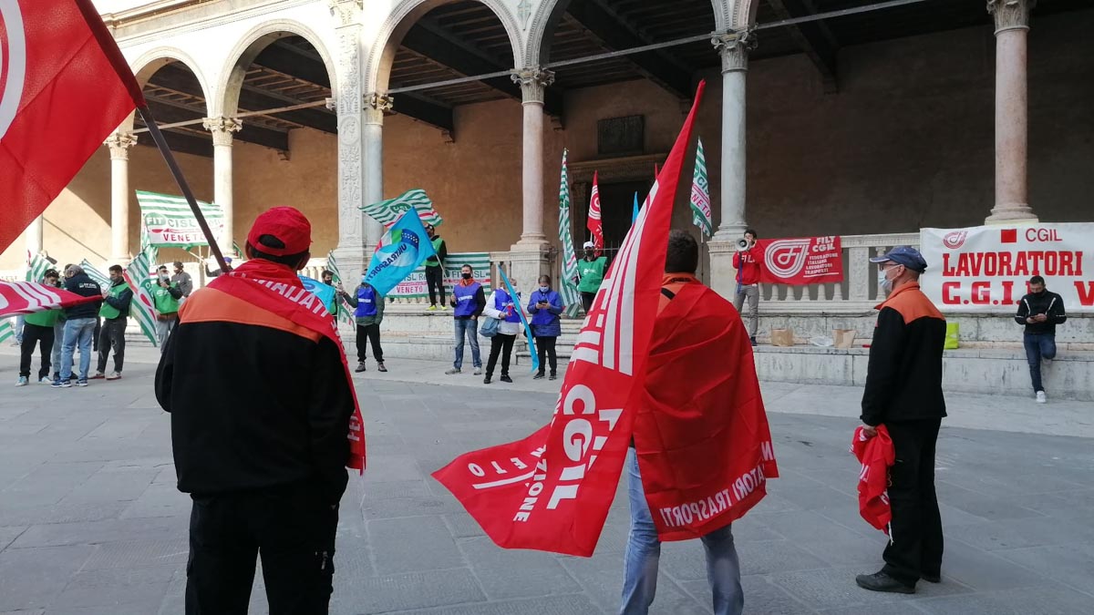 Protesta sindacati trasporti merci e logistica Verona