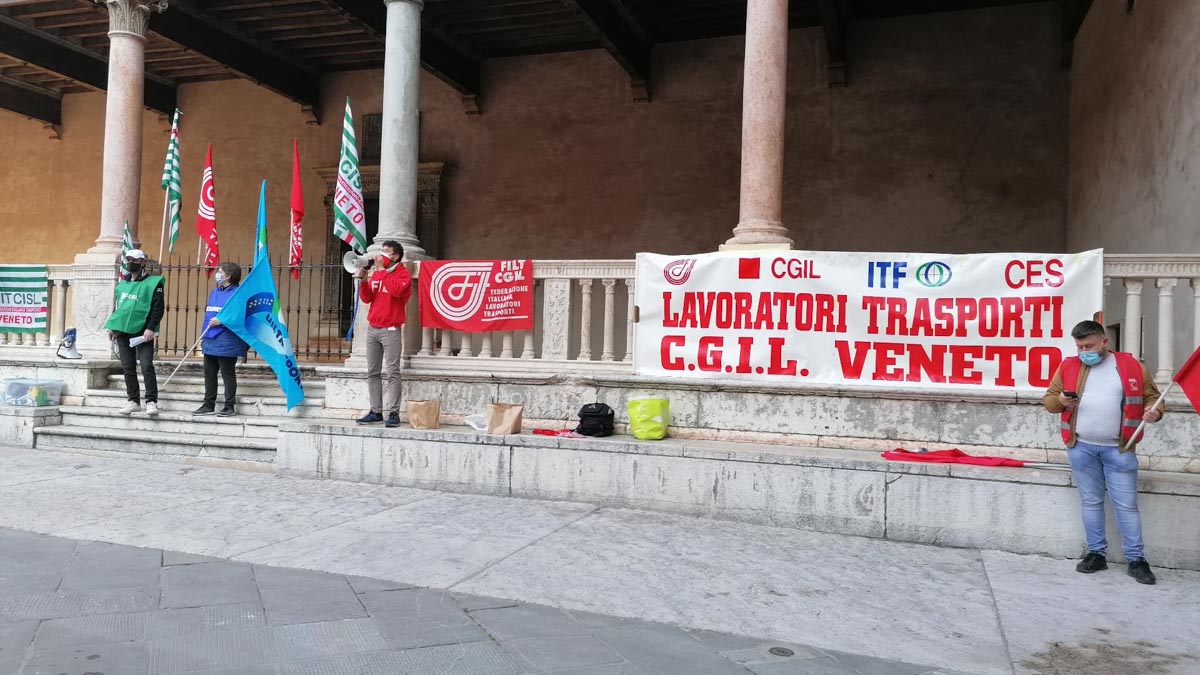 Protesta sindacati trasporti merci e logistica Verona