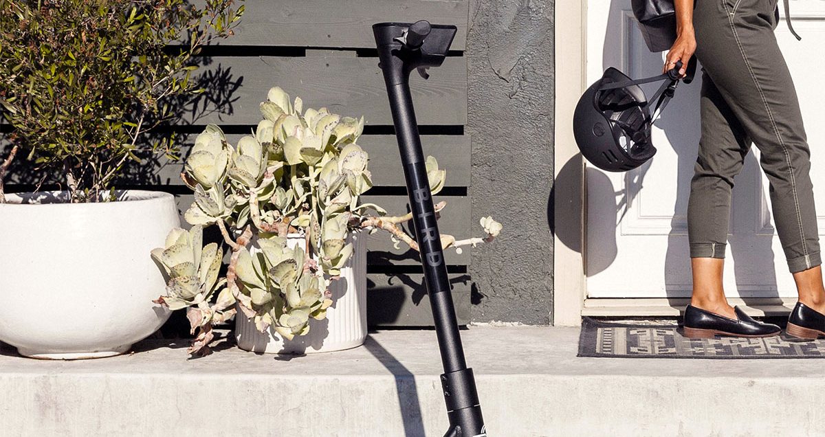 monopattino elettrico monopattini bird micromobilità casco