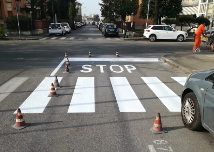 Il nuovo Stop tra via Prati e via Poerio.