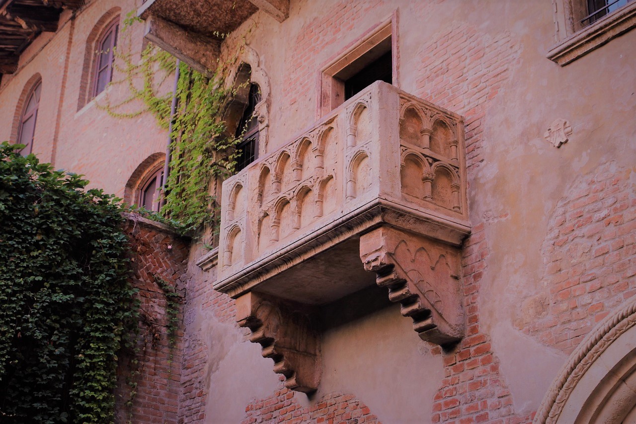 balcone casa di giulietta netflix verona