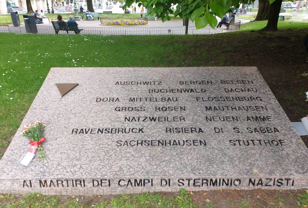 lapide piazza bra vittime campi di concentramento