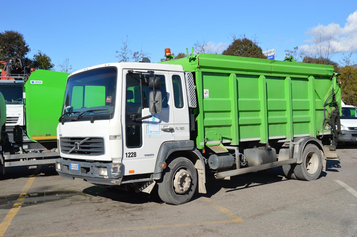 Automezzo Serit raccolta porta a porta a Bosco Chiesanuova