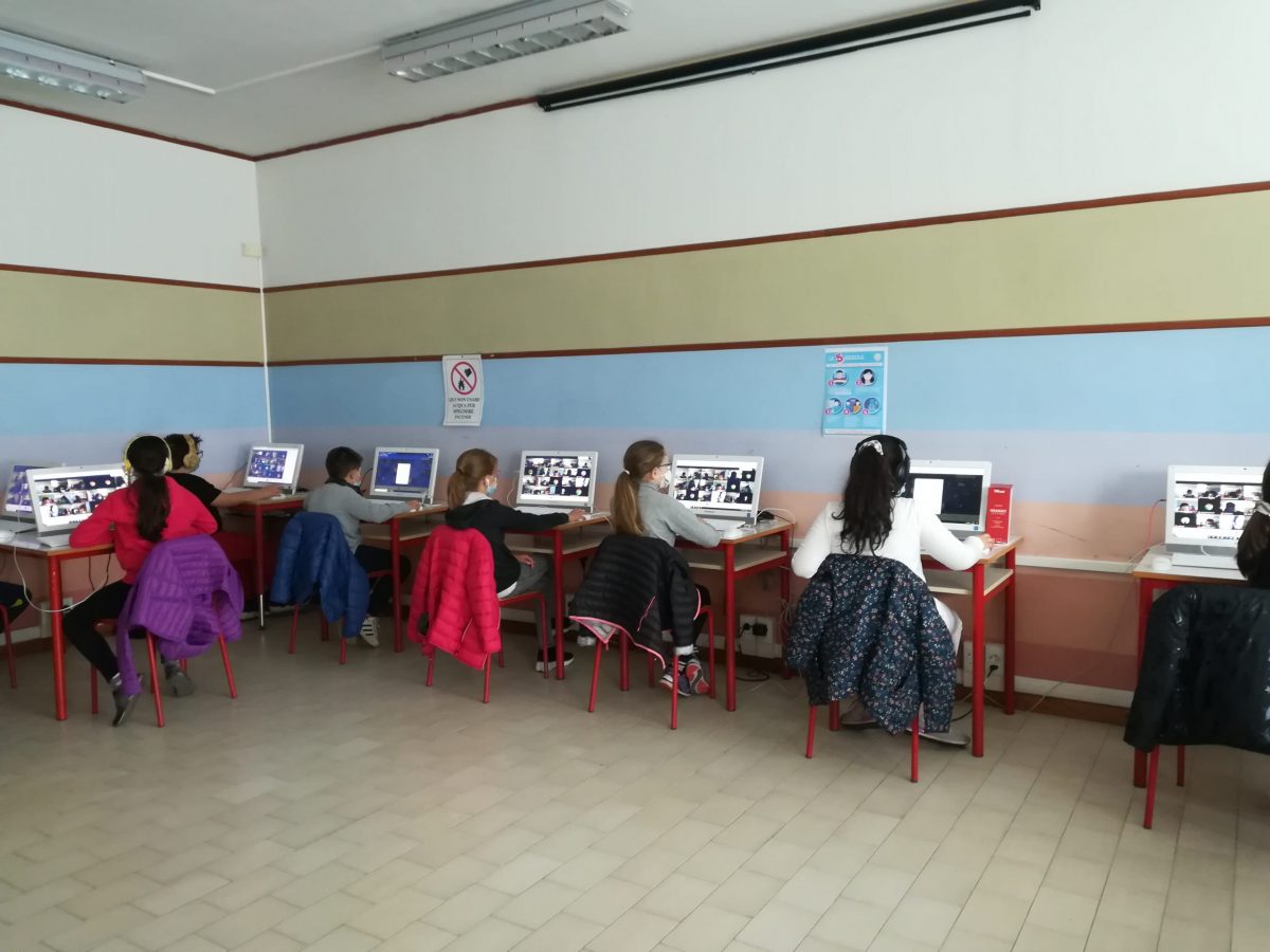 La classe 5B della Scuola Primaria Silvio Pellico di Lugagnano