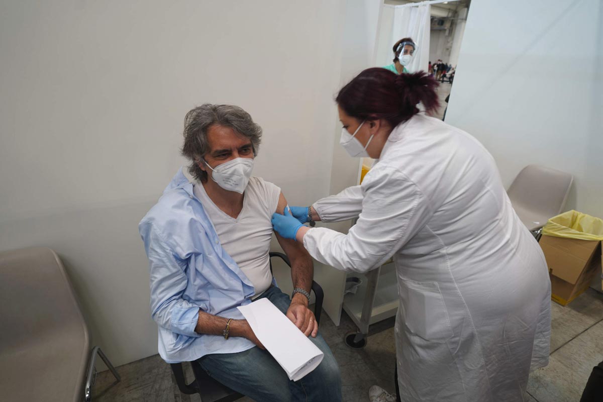 Vaccino in Fiera del sindaco di Verona Federico Sboarina