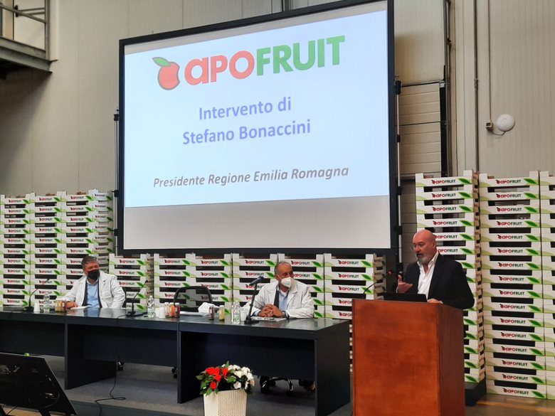 Stefano-Bonaccini Apofruit