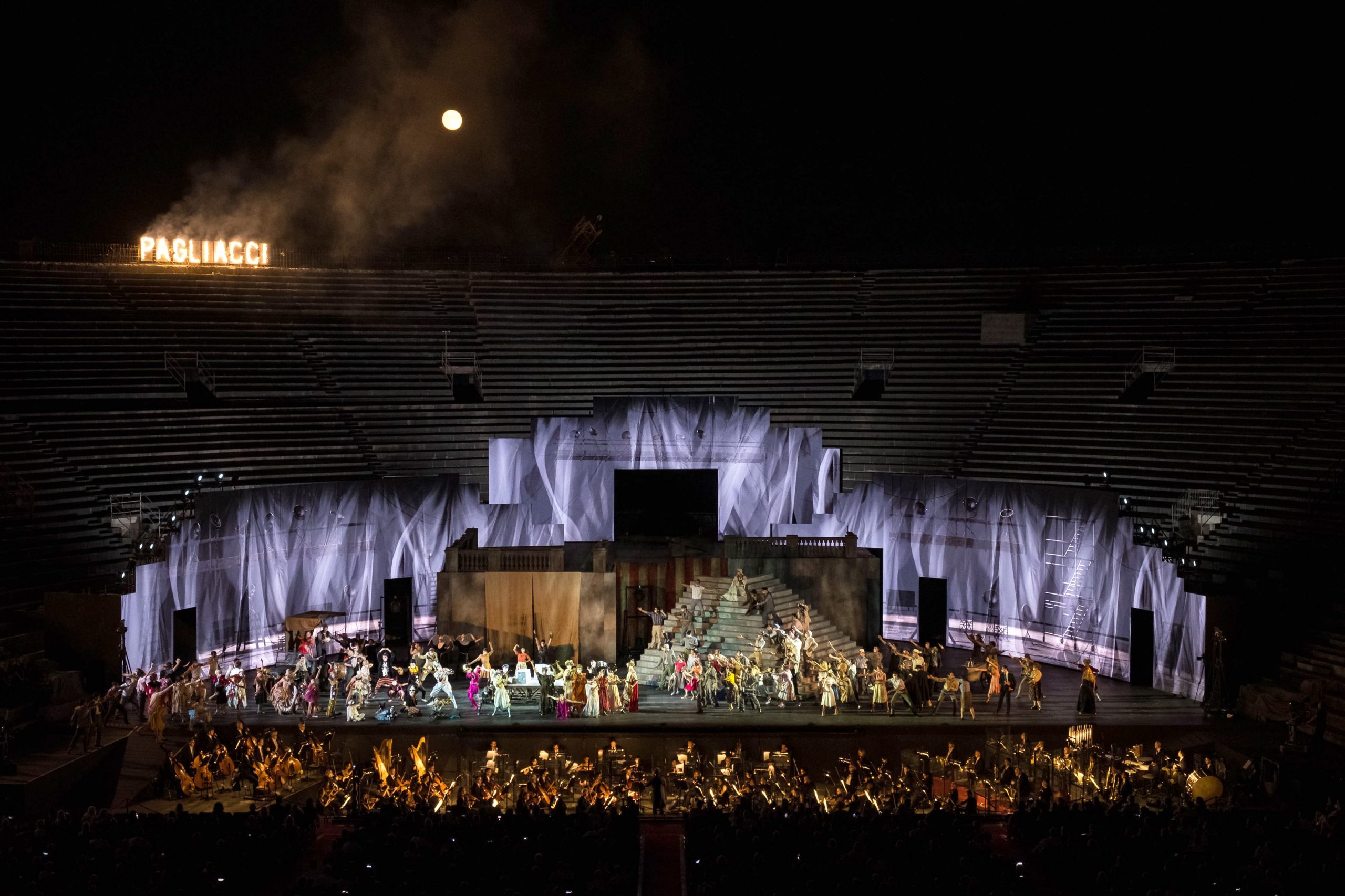 “S’alza la tela” su Pagliacci in Arena, 2021.