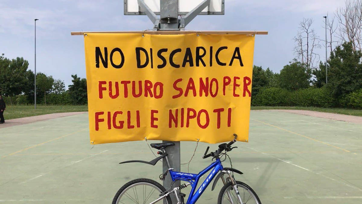 discarica car fluff a Sorgà cartello